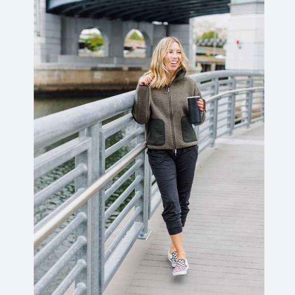 Vuori Womens Alpine Sherpa Jacket In Oregano - Picture 1 of 16